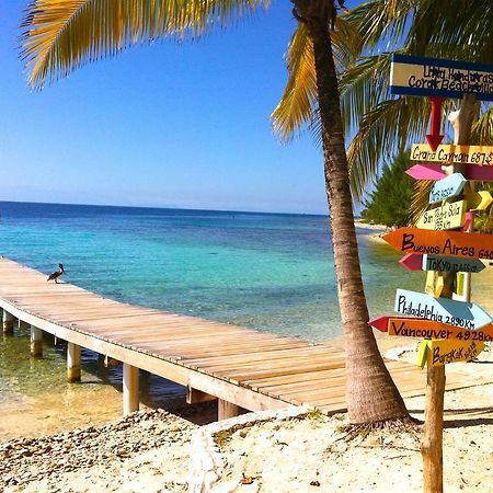 Coral Beach Village Resort Útila Eksteriør billede