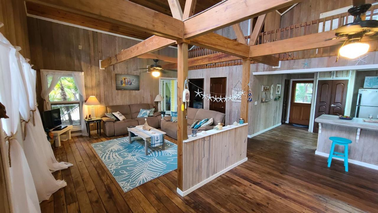 Coral Beach Village Resort Útila Eksteriør billede