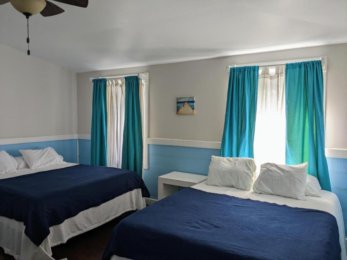 Coral Beach Village Resort Útila Eksteriør billede